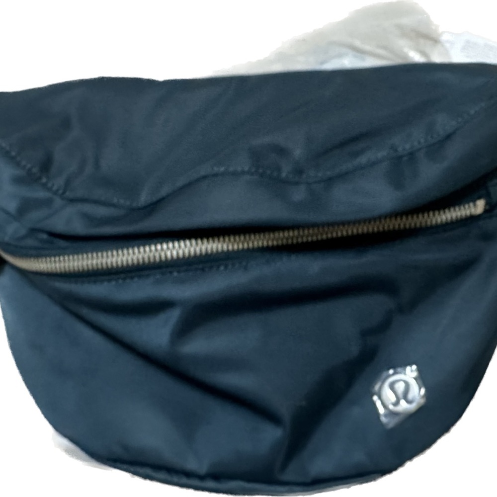 Lululemon waist bag. New with tag